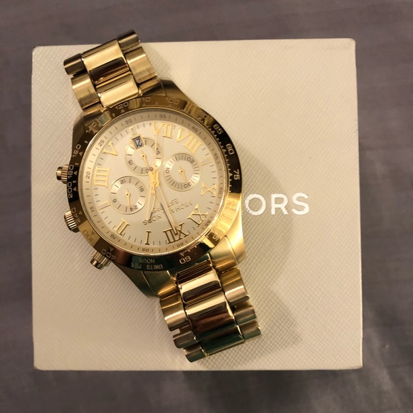 Michael Kors NEVER USED GOLD WATCH - Picture 6 of 6
